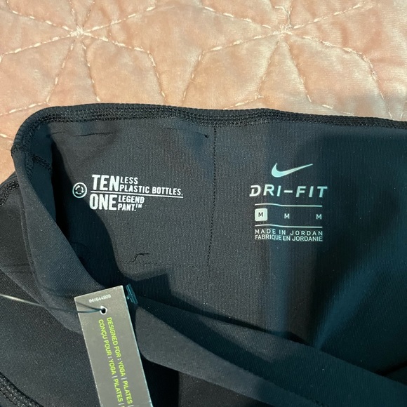 Nike exercise leggings - Picture 2 of 4